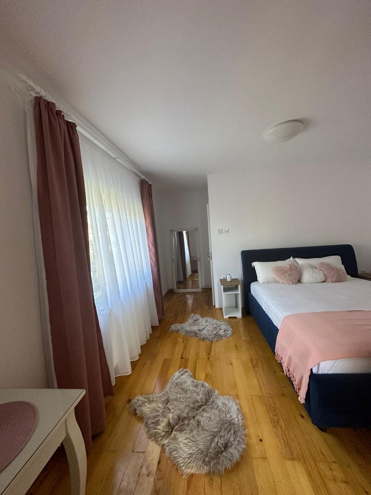Villa Casa Eroilor à Curtea de Argeş Extérieur photo